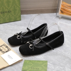 Gucci Flat Shoes